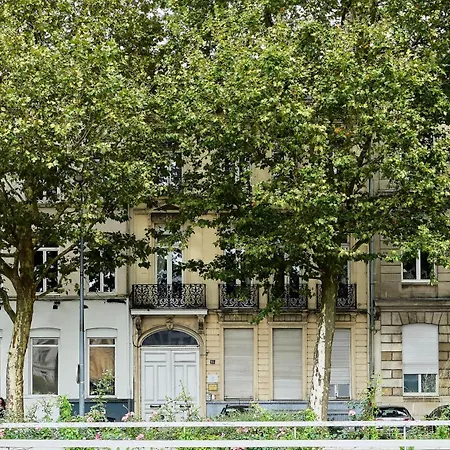 Les Beaux Arts - Face Au Palais, Coeur De * Lila